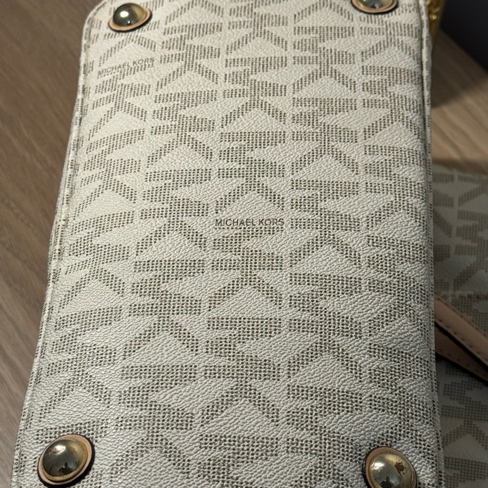 Michael Kors Light Beige MK Logo Tote with Beige Straps - Picture 6 of 13